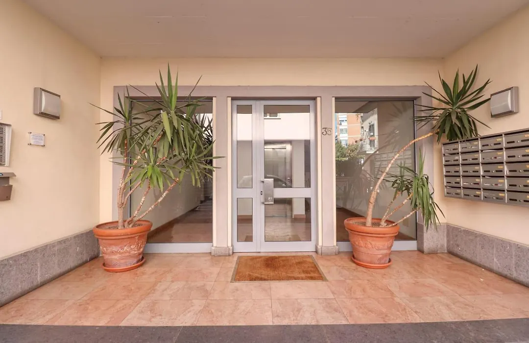 Free Parking Chic Home - Balcony, Ac, Wi-Fi-1