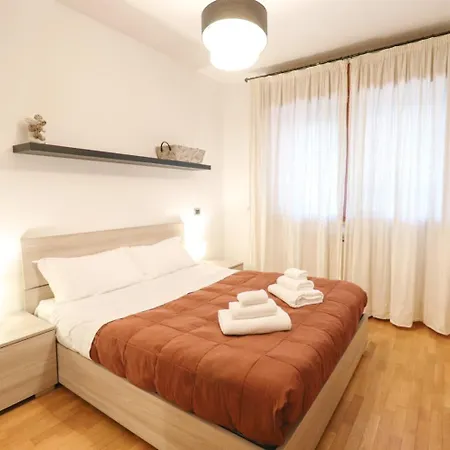 Free Parking Chic Home - Balcony, Ac, Wi-Fi-3